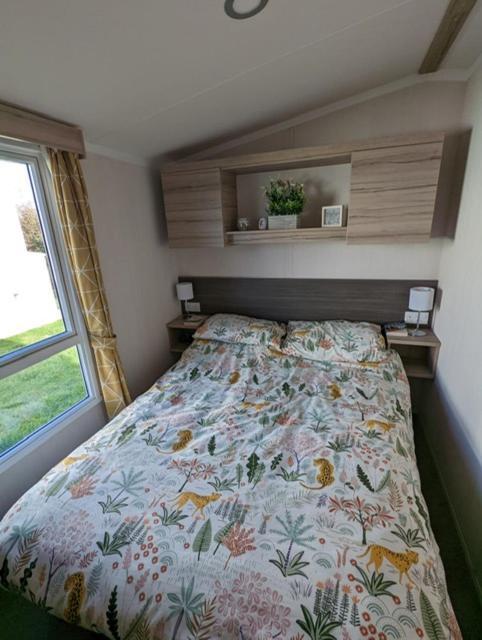 Sleeps 6 Modern And Bright Caravan Littlesea Haven Weymouth Hotel Exterior photo