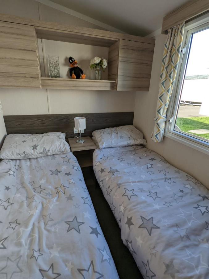 Sleeps 6 Modern And Bright Caravan Littlesea Haven Weymouth Hotel Exterior photo